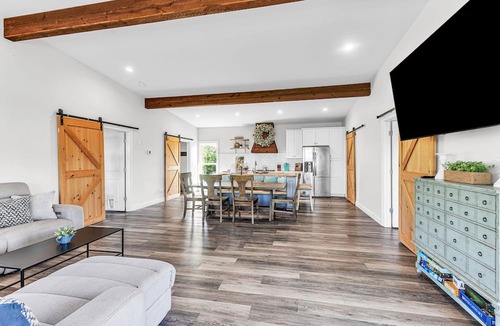 Millbrook House | Farm Stay w/Pool, Animals & Privacy Near Town – Pet Friendly