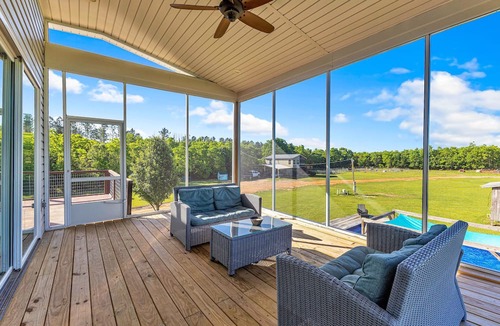 Millbrook House | Farm Stay w/Pool, Animals & Privacy Near Town – Pet Friendly