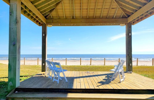 Port Bolivar Apartment | Beauty and the Beach™ Lighthouse - Amazing Romantic Getaway and a Wedding Venue