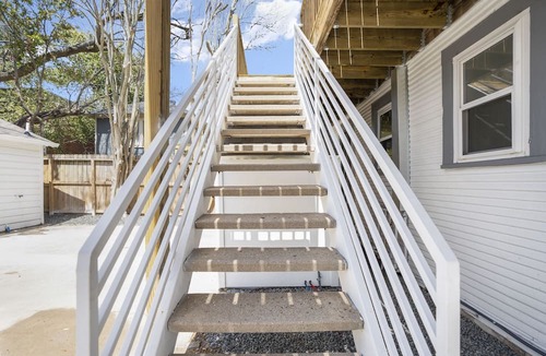 Greater Heights Apartment | Historic Heights Rustic Urban - 5 km from FIFA Fest