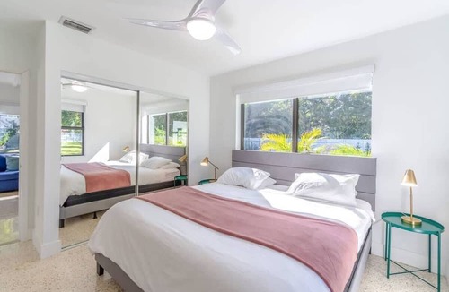 North Miami Condo | Biscayne Park Home, with Pool Access, Near Beach