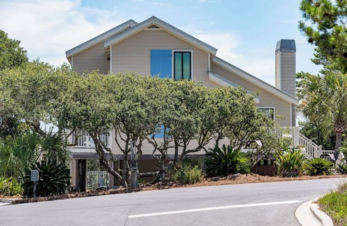 Gulf Trace House | SALE~"SeaBatical"~Gulf Trace~Gulf, Lake, Park Views~Heated Pool~Beach Gear