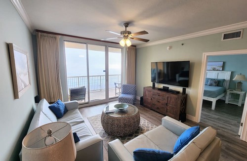 Fort Walton Beach Condo | Penthouse | Ocean Front | Azure#607 | Renovated