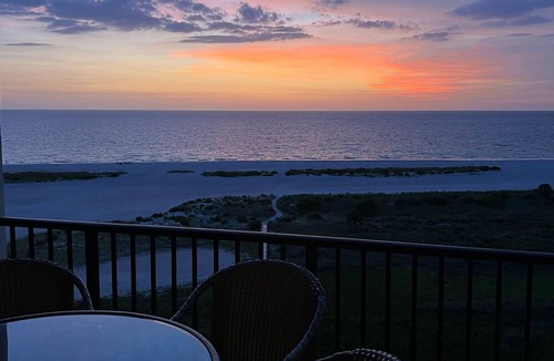 Sand Key Condo | Extraordinary 9th Floor Beachfront Views on Sand Key! Heated Pool & Hot Tub!