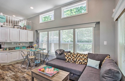Broken Bow Cottage | Cozy Broken Bow Getaway w/Fire Pit, 5 Mi to Lake!
