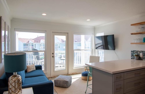 Galveston Condo | Beach Condo Freshly Renovated- Gorgeous views- cross the dune to beach (2307)