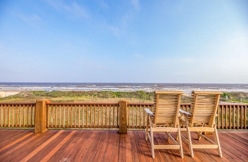 Crystal Beach House | Beach Front Home, Huge Deck, Sleeps 12
