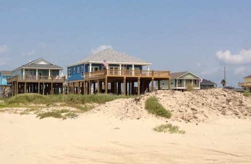 Crystal Beach House | Beach Front Home, Huge Deck, Sleeps 12
