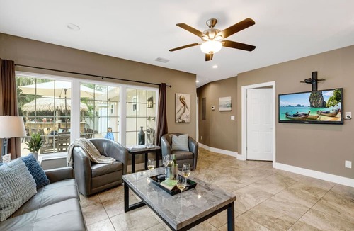 Clearwater Beach House | 🌴Summer Breeze | Beachside Pool Home Tiki Bar Sleeps 20 ➠ 770 Mandalay