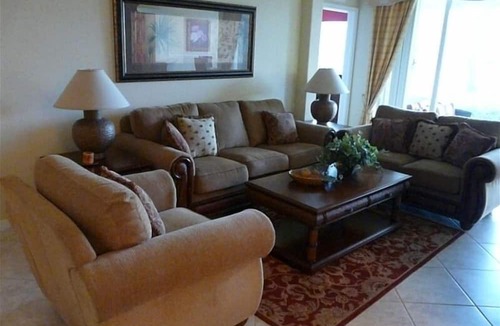 Fort Myers Condo | Stunning 1st Floor Waterfront Carriage Home W/Attached Garage