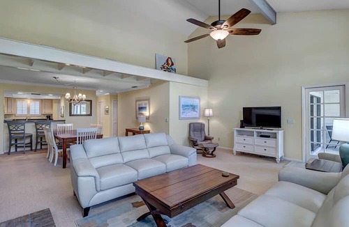 Sawgrass Condo | Belle Vue - Modern condo near beach w/golf views