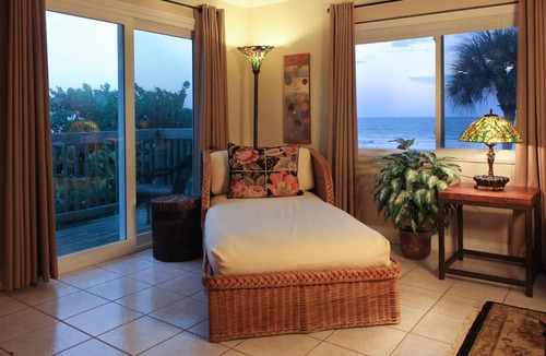 Cocoa Beach Cottage | Beach Place Guesthouses
