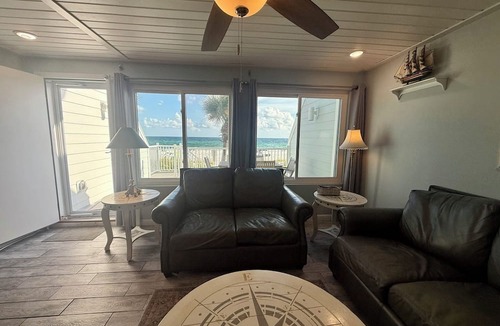 Sunnyside Condo | Beachfront Townhouse Private Garage & Balconies, Free Golf & Activities Daily