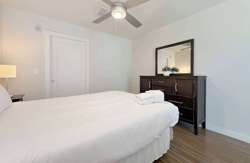 St. Petersburg - Clearwater Apartment | 1 BR Luxury Living, Central Downtown St. Pete