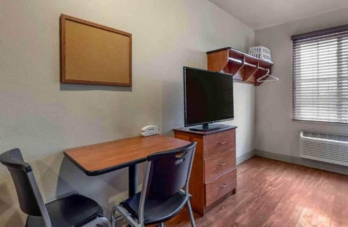 Bossier City Apartment | 2 Full Beds | Smoking, Kitchen