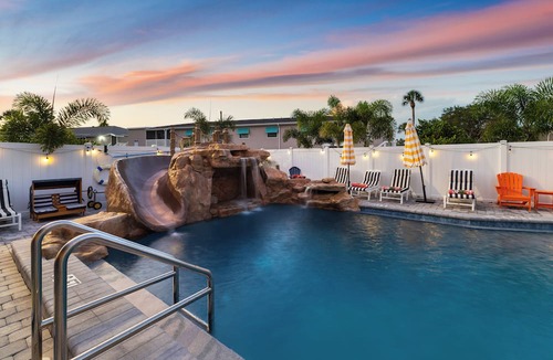 South Bradenton Condo | Cedar Run Resort - Roam Hospitality
