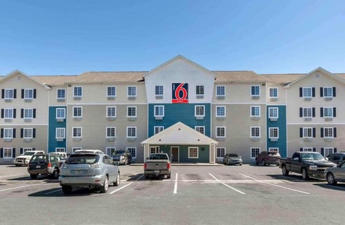 Shreveport Apartment | 2 Full Beds | Smoking, Kitchen