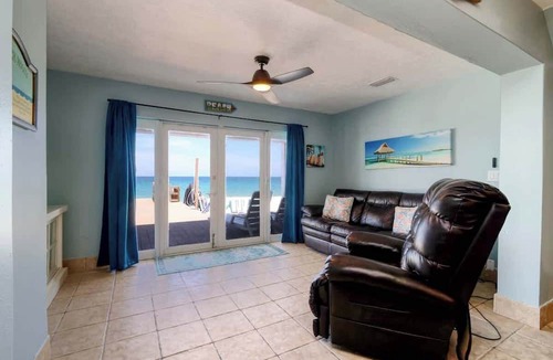 Floridana Beach Apartment | Blue View Paradise | Beachfront Getaway - 🐢🚀🌊☀️