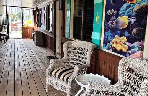 Palm Beach Shores Hotel | 211 Standard Single Room in a waterfront hotel in Singer Island, FL