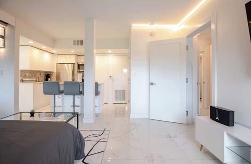 South Pointe Condo | BEACHFRONT 2 Bed 2 Bath Luxury Condo in South of Fifth Neighborhood