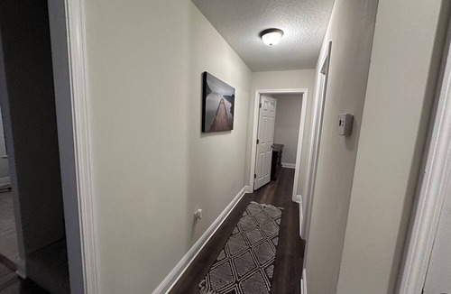 Collins House | Spacious 3BR Modern Cabin – Walk to Waterpark!