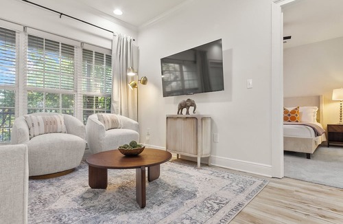 Tuscaloosa Condo | Maxwell Place | Walk to Stadium | Pool & Gym