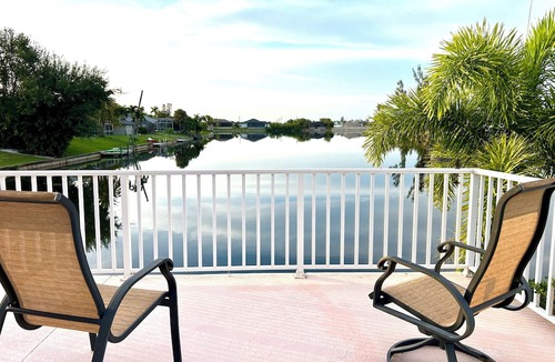 Mariner House | Salty Seahorse Serenade Lake 4-bedroom house in Cape Coral A/C POOL WiFi