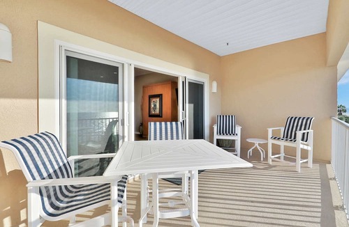 Independence Square Condo | Beachfront condo with pool hot tub and Gulf views from the balcony