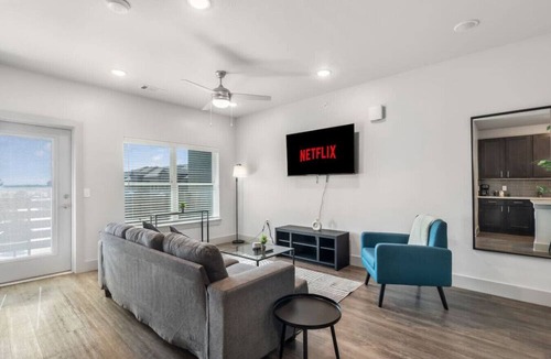Grand Prairie Apartment | Grand Prairie 1BR | IKEA, Epic Waters, Bass Pro