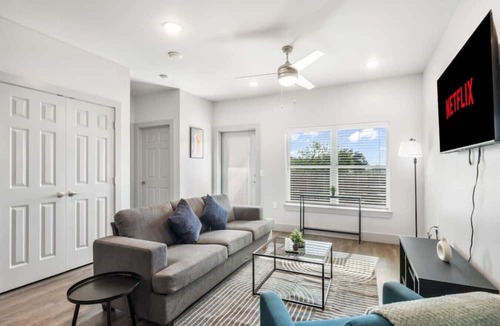 Grand Prairie Apartment | Grand Prairie 1BR | IKEA, Epic Waters, Bass Pro