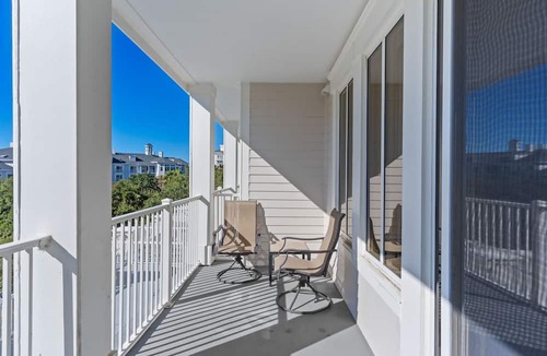 Baytowne Wharf Condo | July 27-29 Now Open* Charming Resort Condo Lagoon Style Pool*Hot Tub *Tram Icl'd