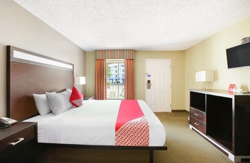 Texarkana Apartment | King Bed | Smoking|Texarkana