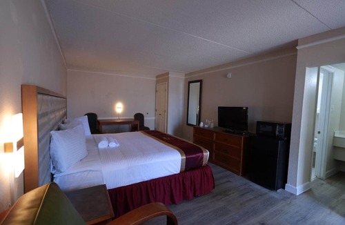 Texarkana Apartment | King Bed Non-Smoking