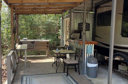 Milam House | Escape to Toledo Bend in this cozy RV for the ultimate crappie fishing getaway!