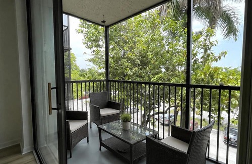 Inverrary Apartment | Cozy 1-bedroom apartment in adorable Lauderhill with AC