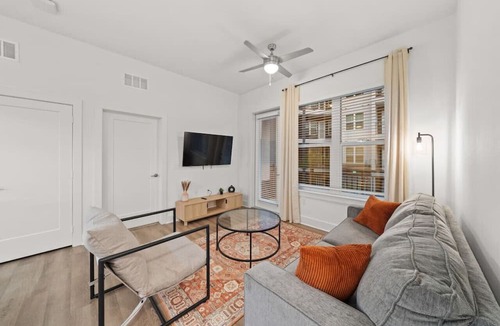 Tampa Apartment | Cozy, 2BD haven in heart of Tampa | Free Parking!
