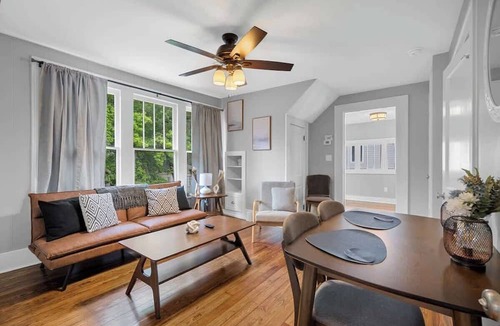 Hillcrest Apartment | Charming Luxury Retreat in Little Rock
