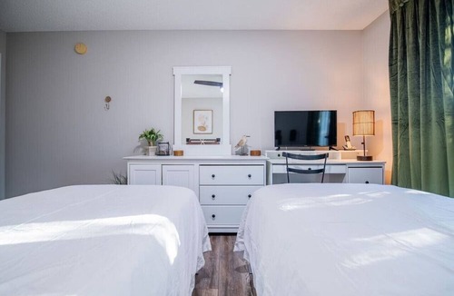 Sawgrass Condo | NEW! Coastal Haven: beach, bikes, near Mayo, golf