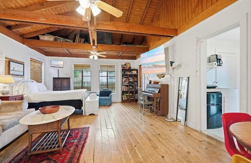 Freetown - Port Rico Apartment | Cozy Tiny Home-Ideal for Couples & Solo Travelers