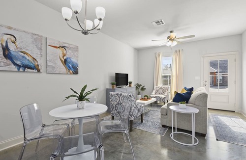 Walker Apartment | Peaceful & Convenient 2 Bed 2 Bath Apartment for you short/mid term cirucmstance