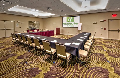 Tupelo Hotel | Holiday Inn Hotel & Suites Tupelo North by IHG