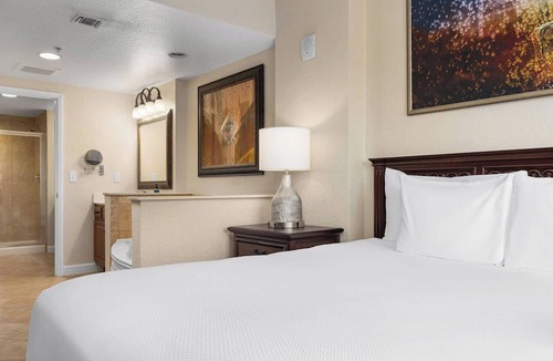 Lake Buena Vista Condo | Wyndham Bonnet Creek Resort - Family Friendly Resort Condo Sleeps 8!