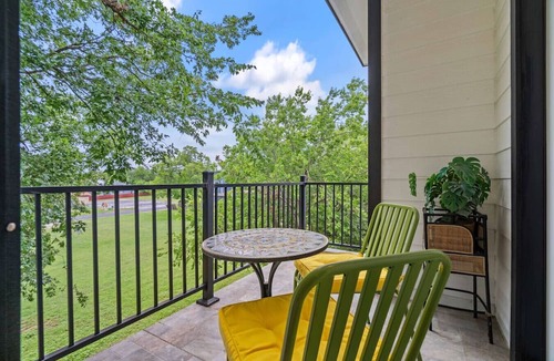 St. Johns House | Your Gated Retreat with 3 Unique Rentals Near DT