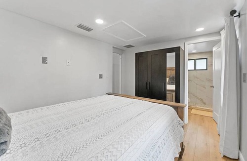 Tampa House | Coastal Comfort Retreat Getaway Near Hospitals