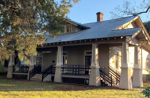 Freetown - Port Rico House | Downtown Historic home steps away from Festival International