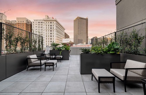 Central Business District Hotel | 4BR Conjoined Group Unit on Canal Street | The Mayfair