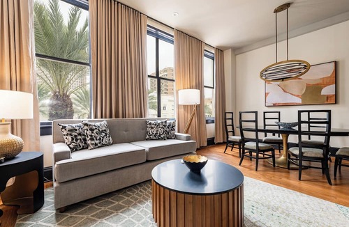 Central Business District Hotel | 4BR Conjoined Group Unit on Canal Street | The Mayfair