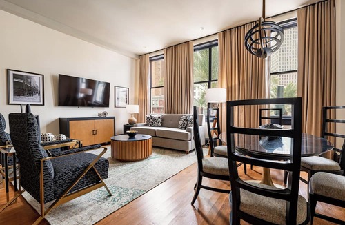 Central Business District Hotel | 4BR Conjoined Group Unit on Canal Street | The Mayfair