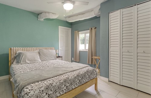 Echo Lake Apartment | 5 Mi to Boat Cruises! WPB Retreat w/Pool Access