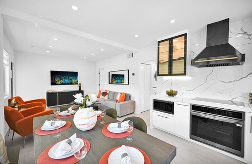 Seybold Apartment | Private Miami Getaway mins from Wynwood, Design District, Midtown & South Beach